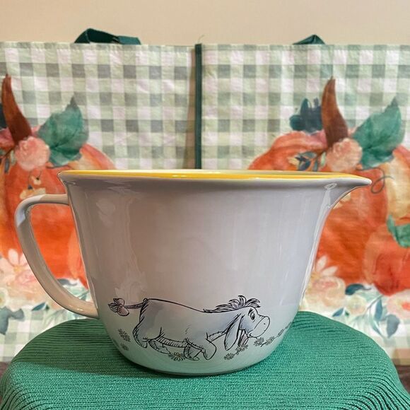 Disney Winnie the Pooh Daisy Chain batter bowl NWT - Picture 3 of 7